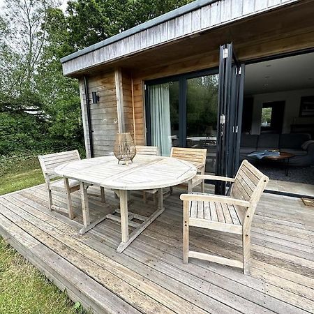 Beautiful Cabin With Pond View Steyning Kültér fotó