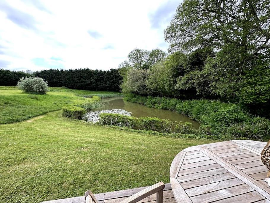 Beautiful Cabin With Pond View Steyning Kültér fotó